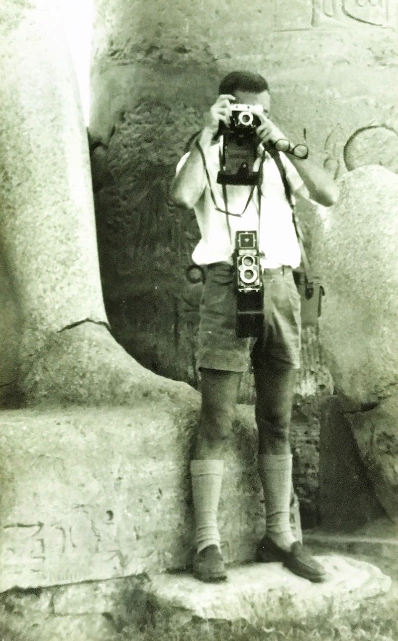 Manolo haciendo una foto en el templo de Abu Simbel